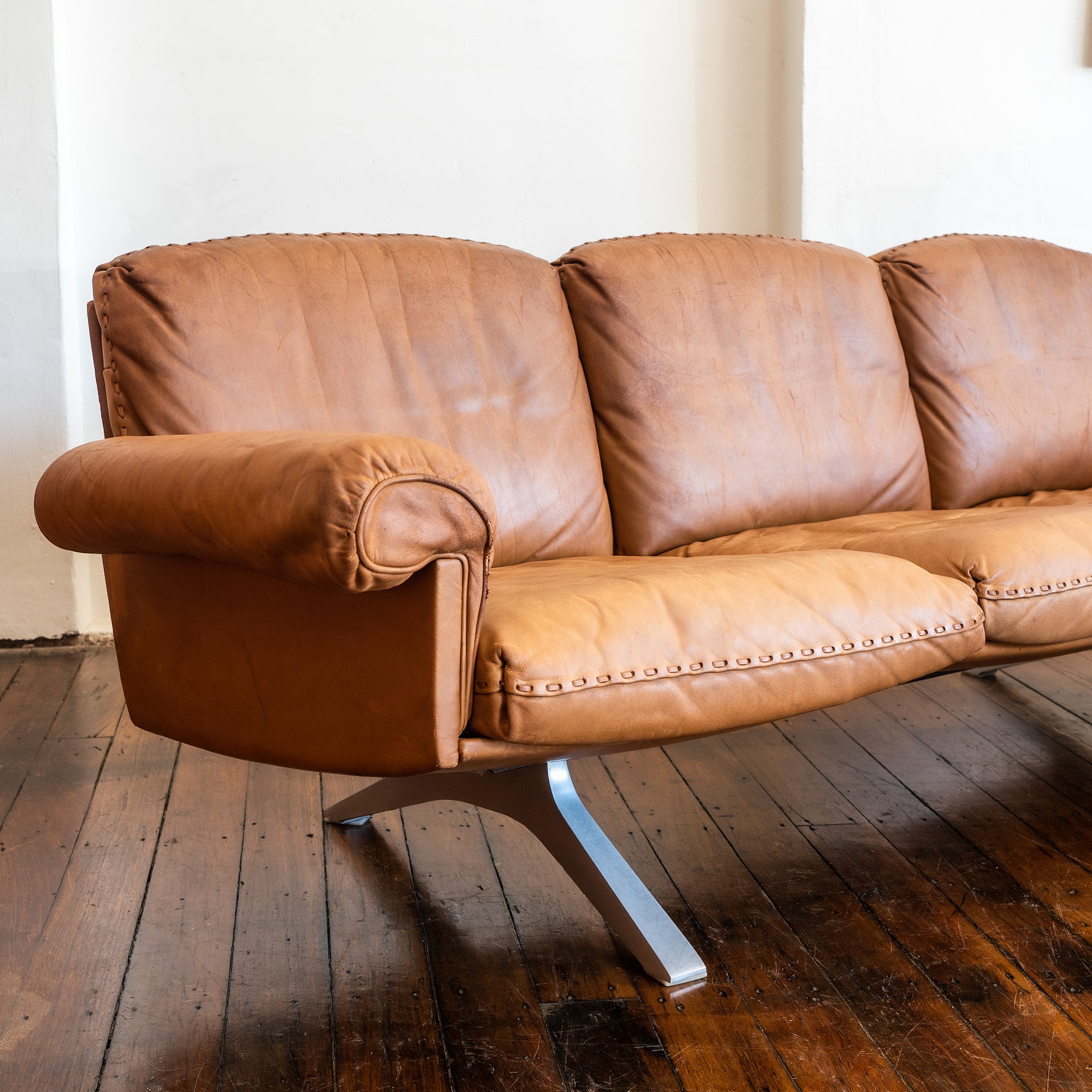 Mid Century Furniture | Desede 3 Seater Sofa – Zander & Co.