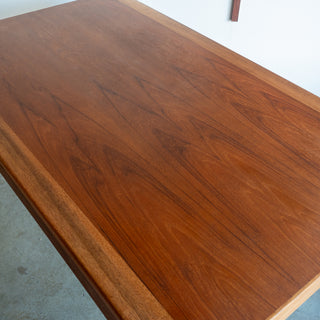 Fler Dining Table 