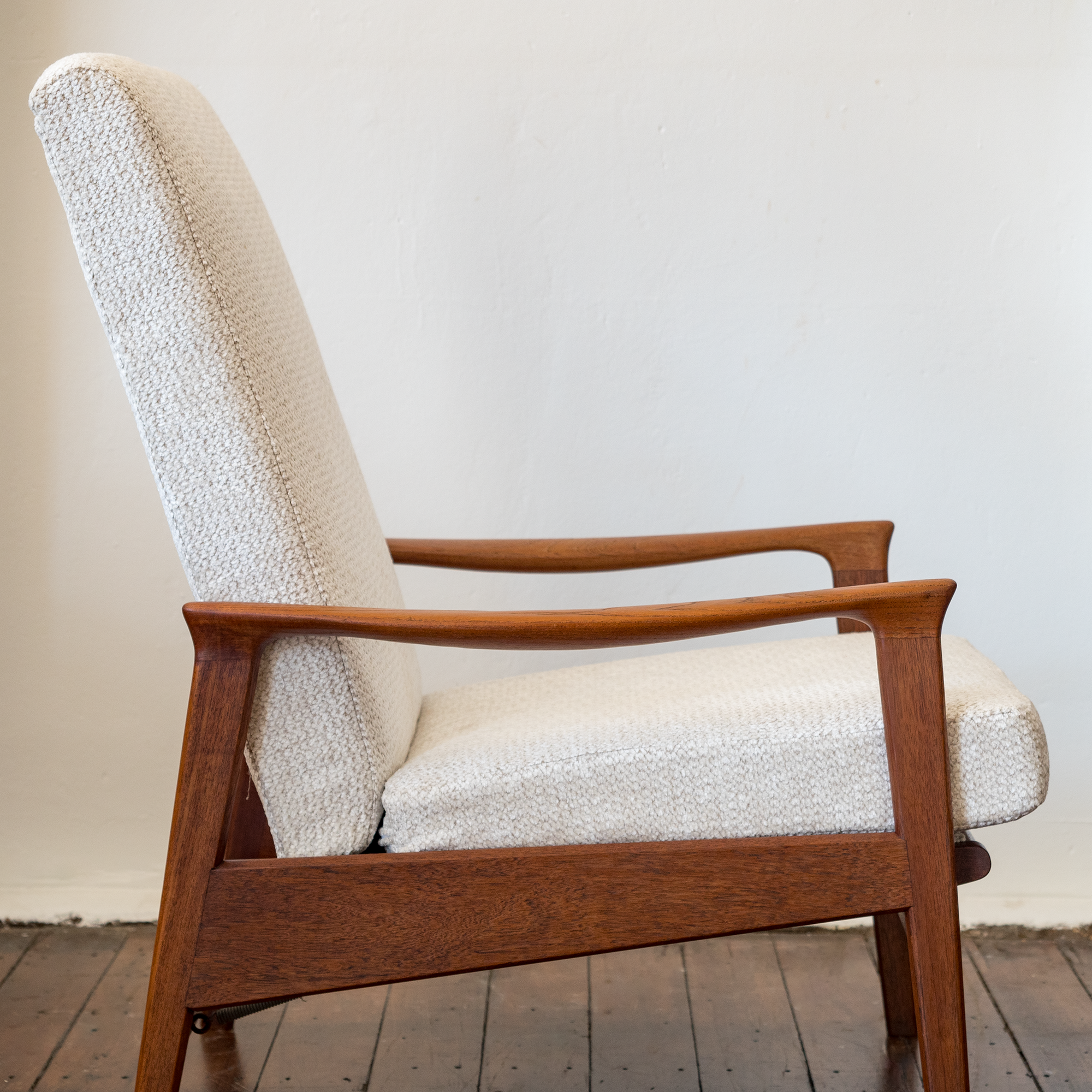 Recliner chair mid online century