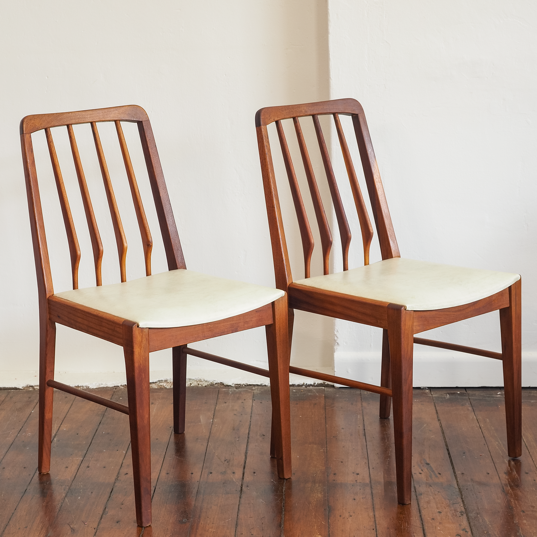 Th Brown Dining Chairs